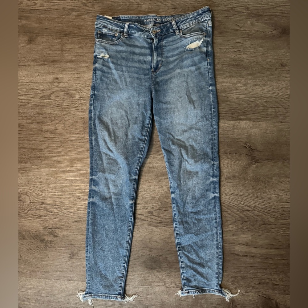 American Eagle Outfitters Light Blue Distressed Skinny Jeans